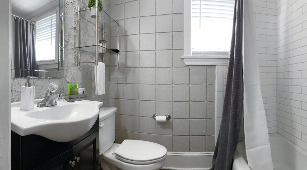 Statesboro Vacations - Amazing Cottage - Located on Blue Mile - Close to GSU! - Property Image 11