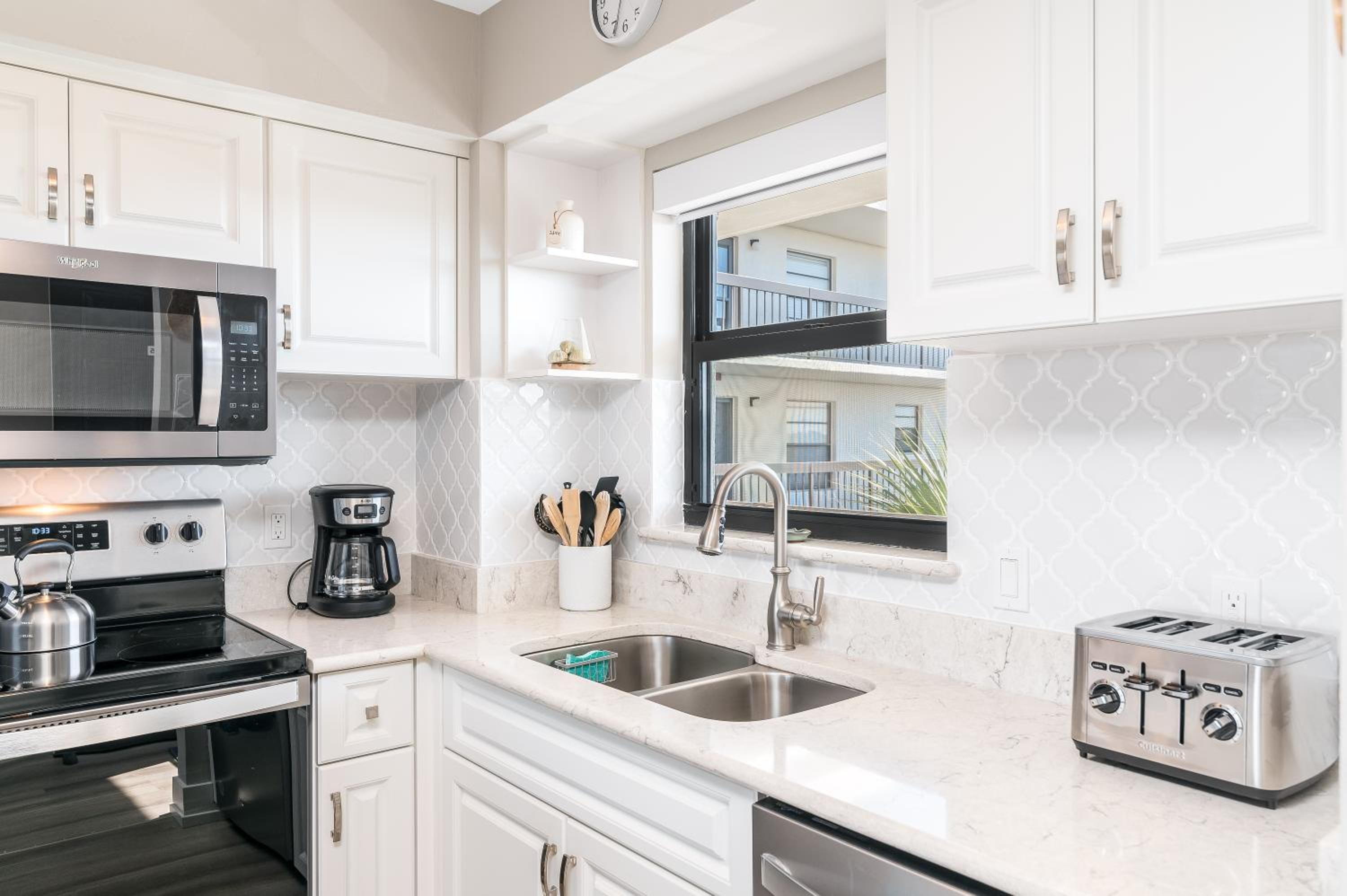Full Reno Throughout I Views of Factory Bay view 5