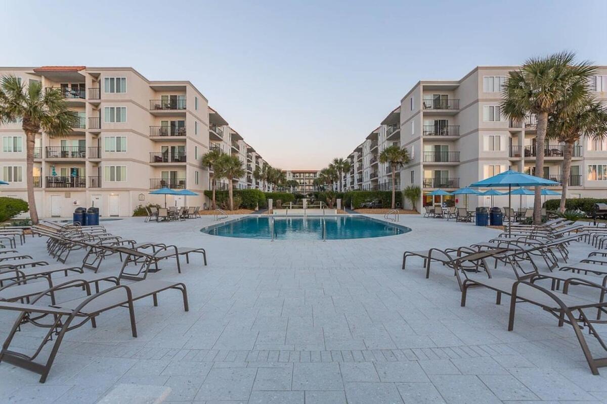 OCEAN VIEW-St Simons says Relax at The Beach Club
