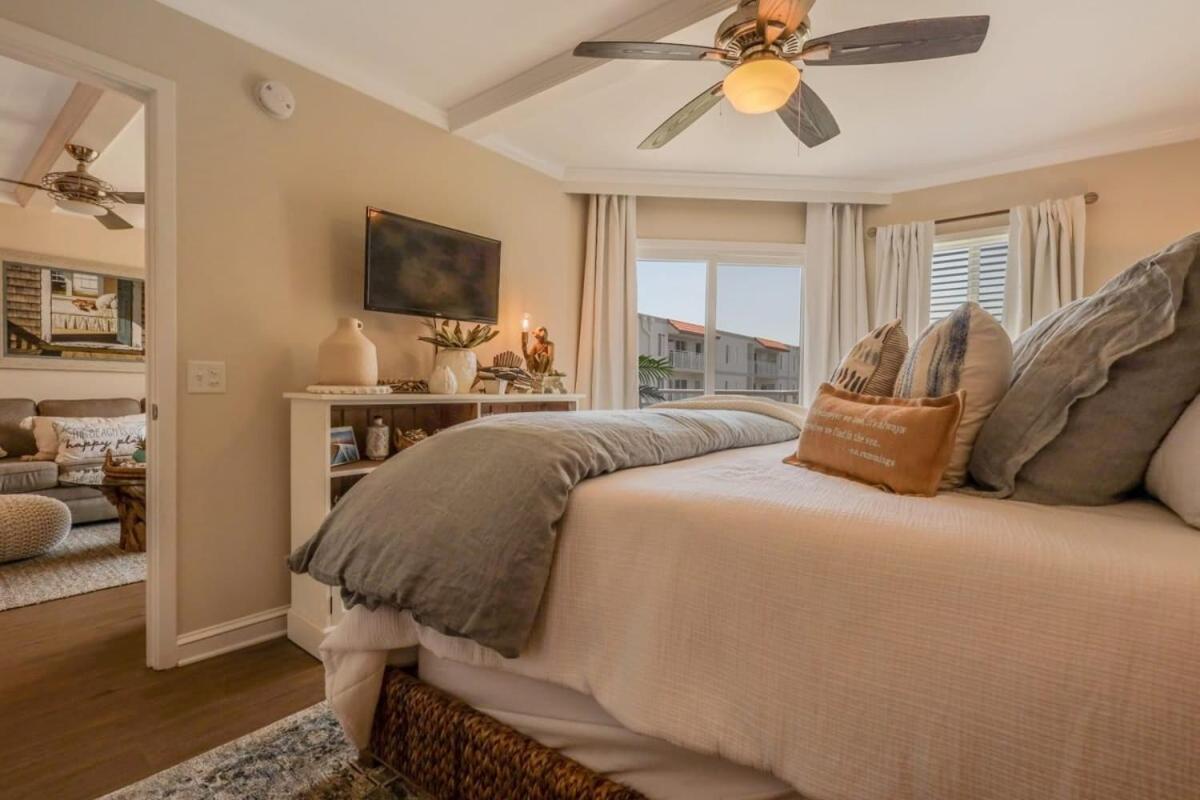 OCEAN VIEW-St Simons says Relax at The Beach Club