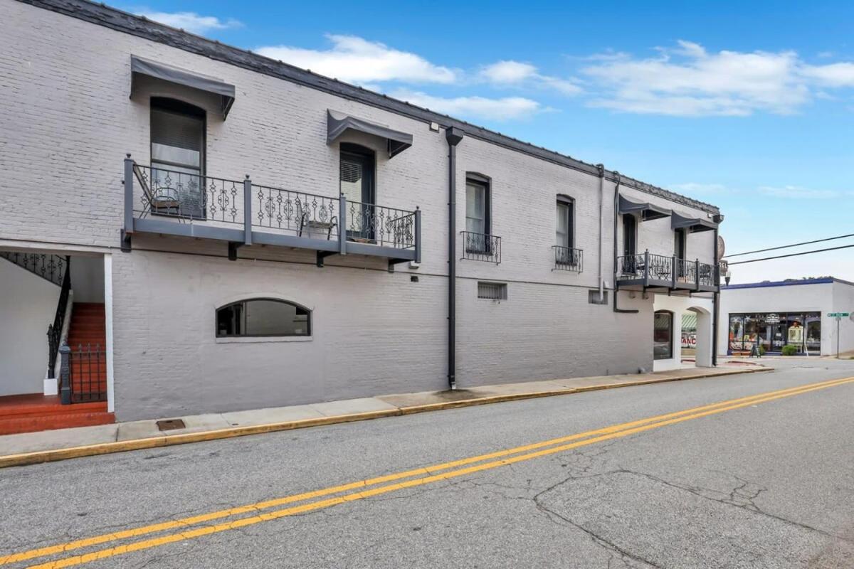 Eagle's Nest - Spacious Loft Downtown - Near GSU view 2