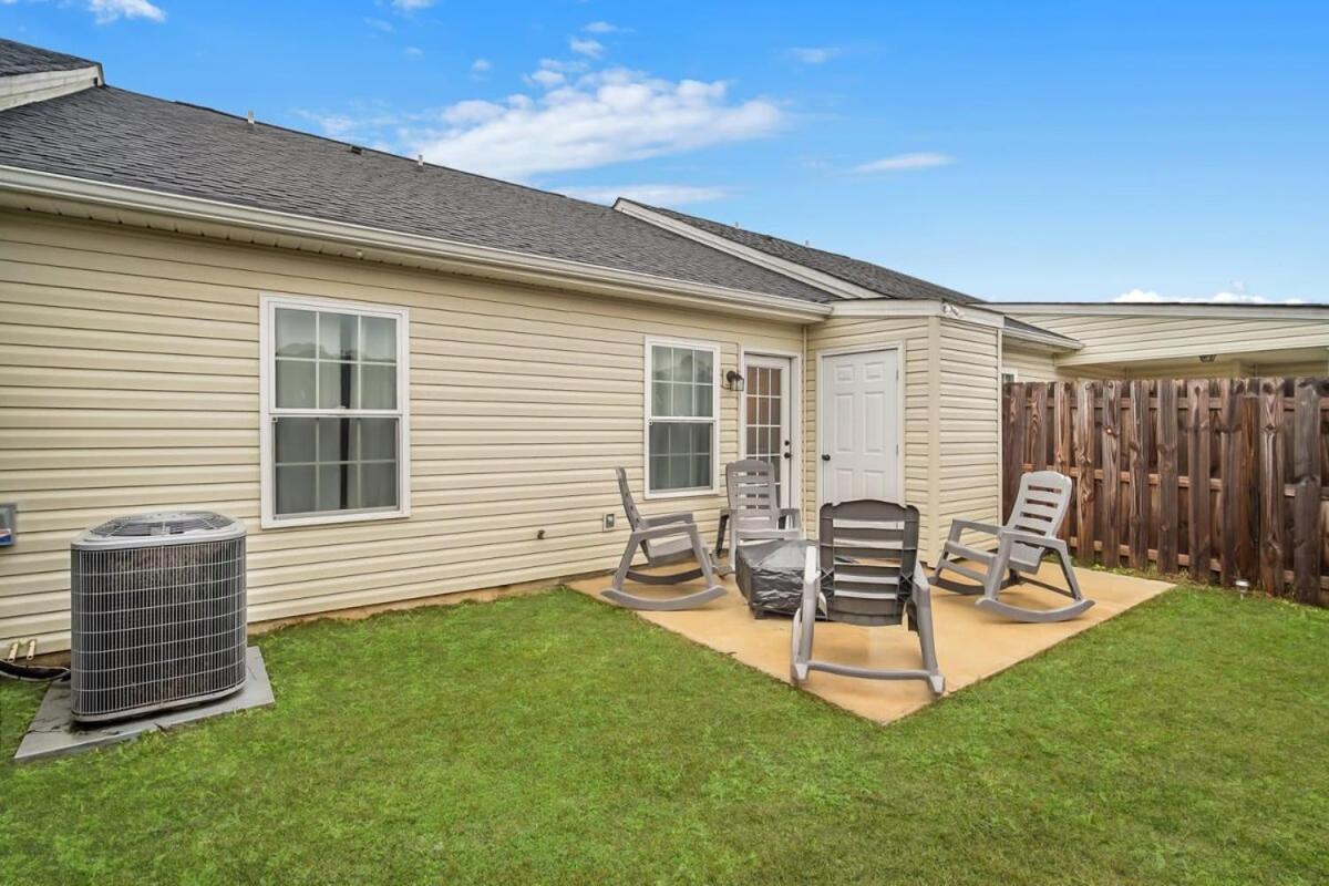 GATA Suite - Quiet neighborhood 10 minutes to GSU view 4