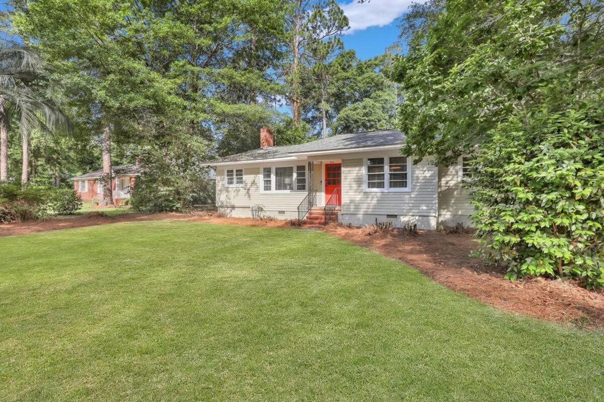 Mid-Century Bungalow - Blue Mile & Close to GSU view 4