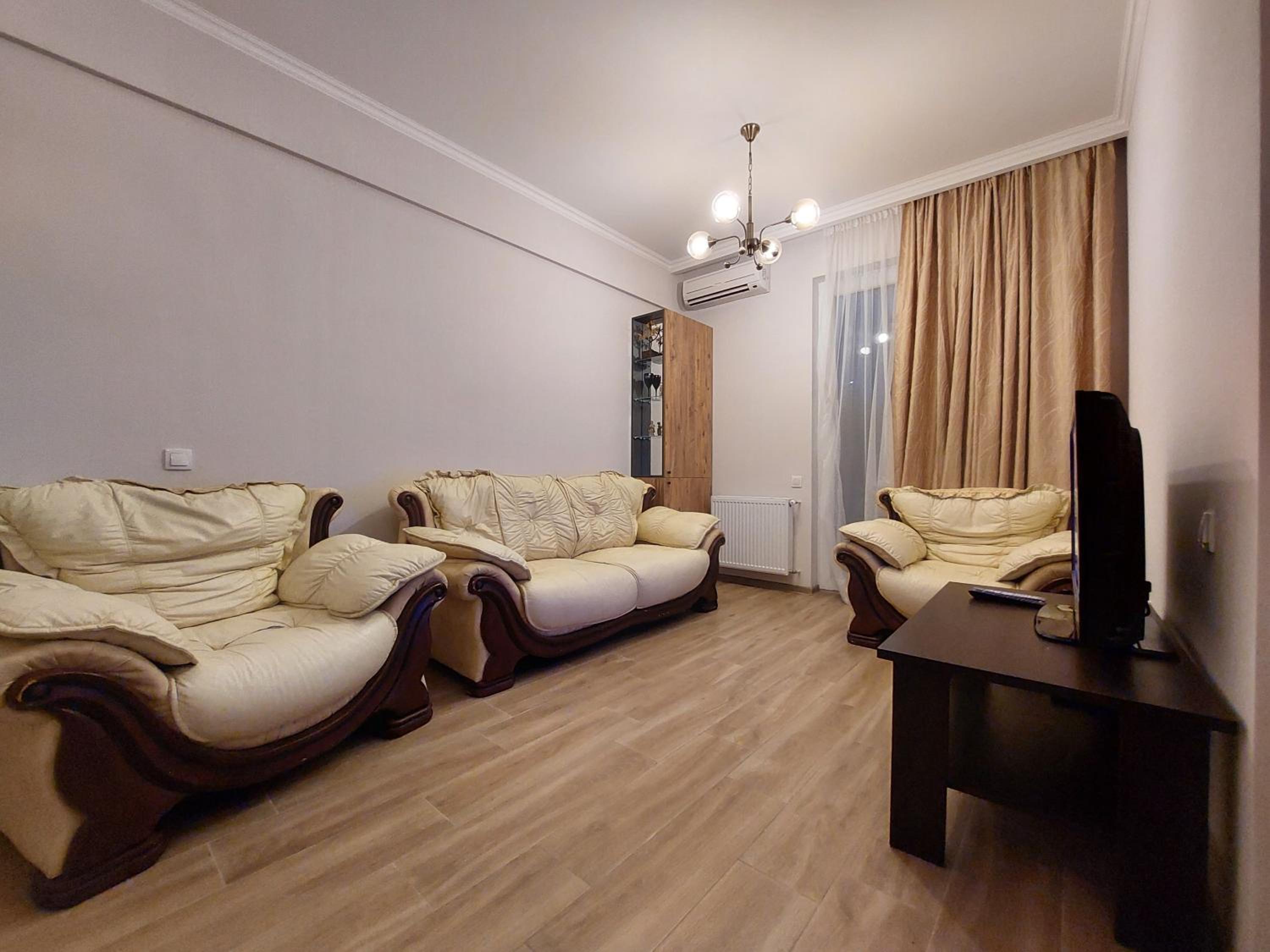 Feels Like Home - 2-bedroom apartment at Jikia House view 3