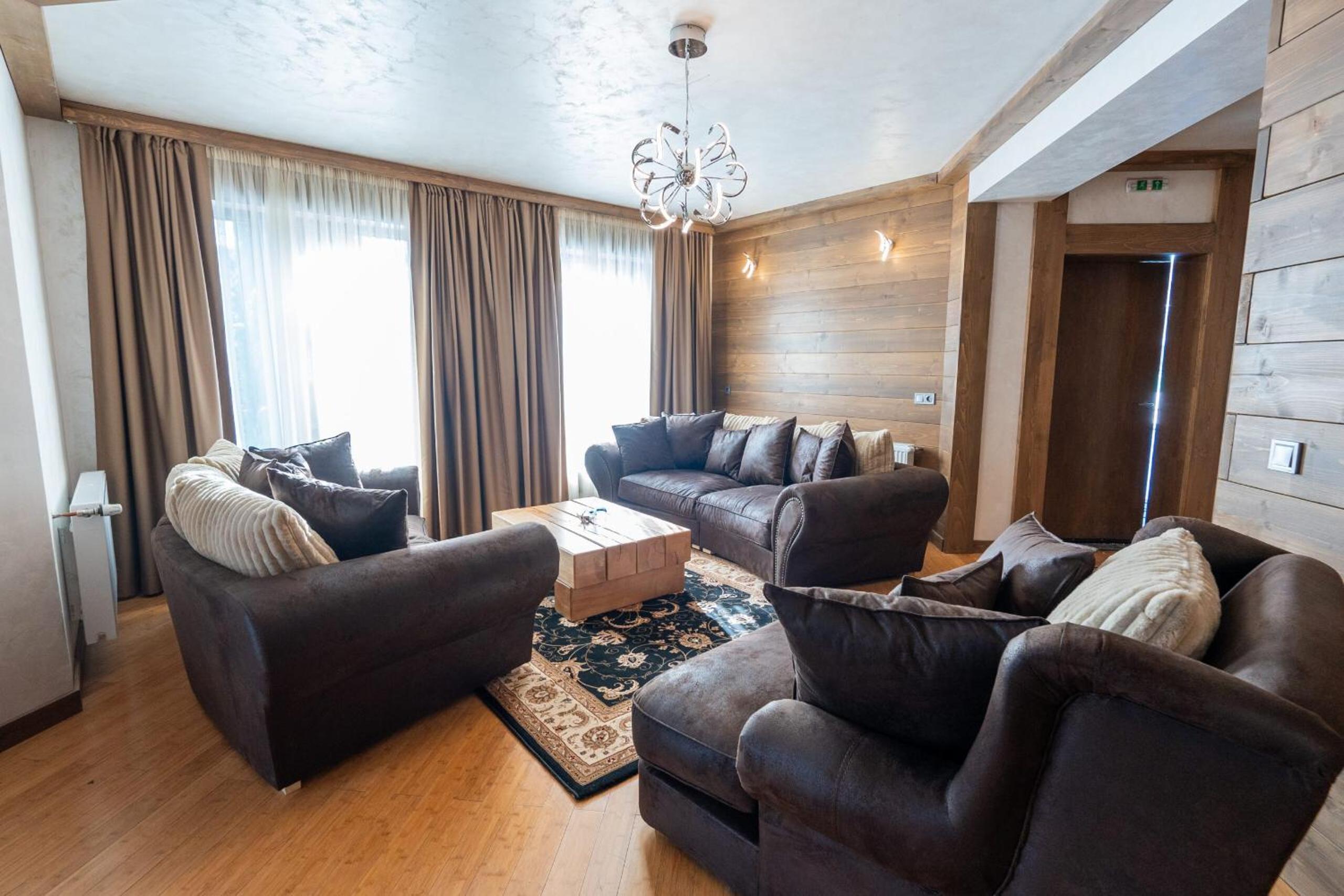 V Chalet Residence