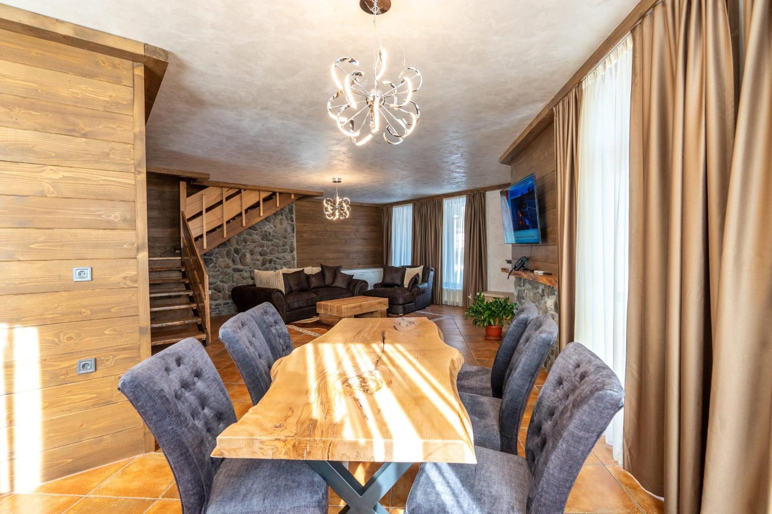 V Chalet Residence