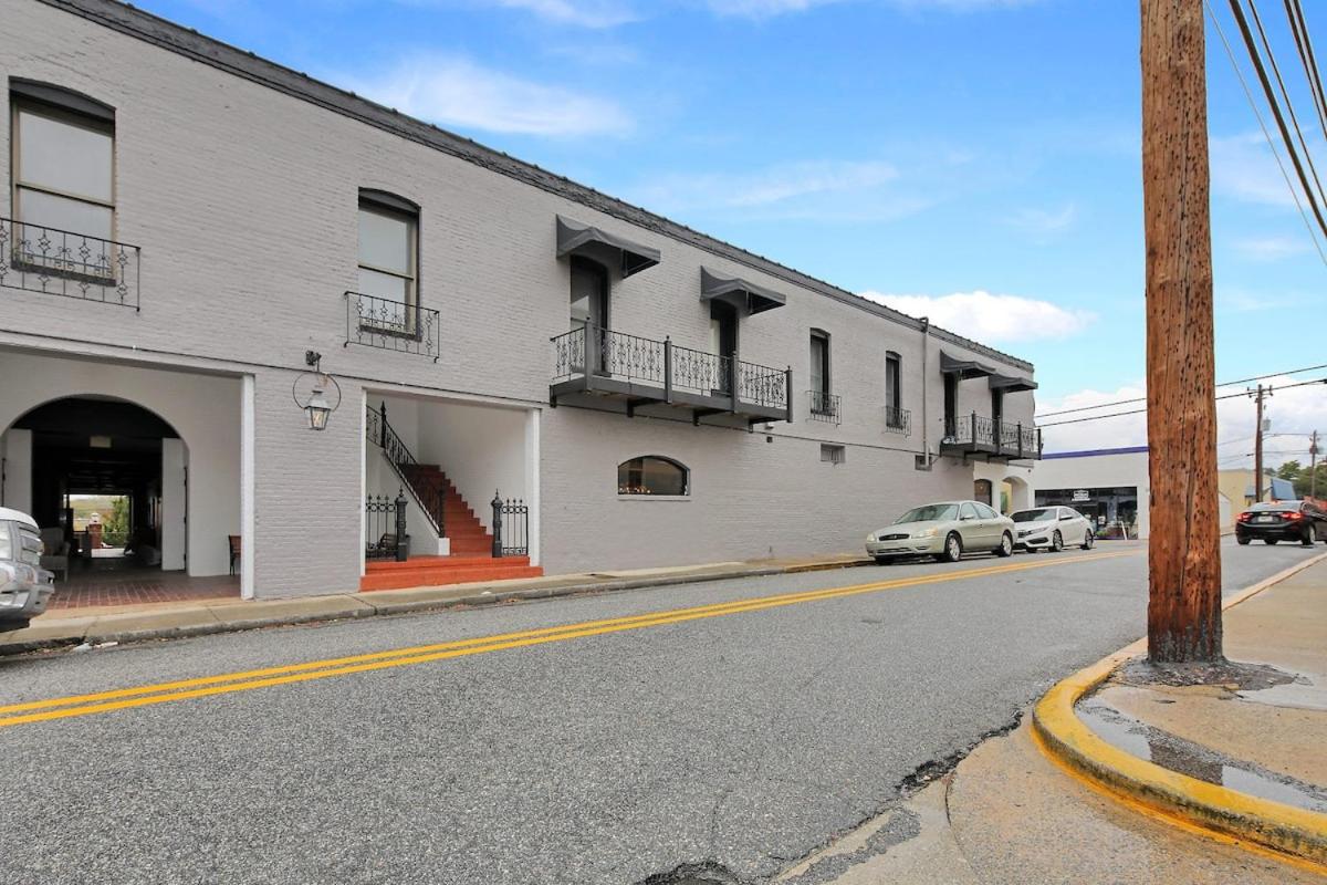 Eagle Exec Loft In Downtown Statesboro view 4