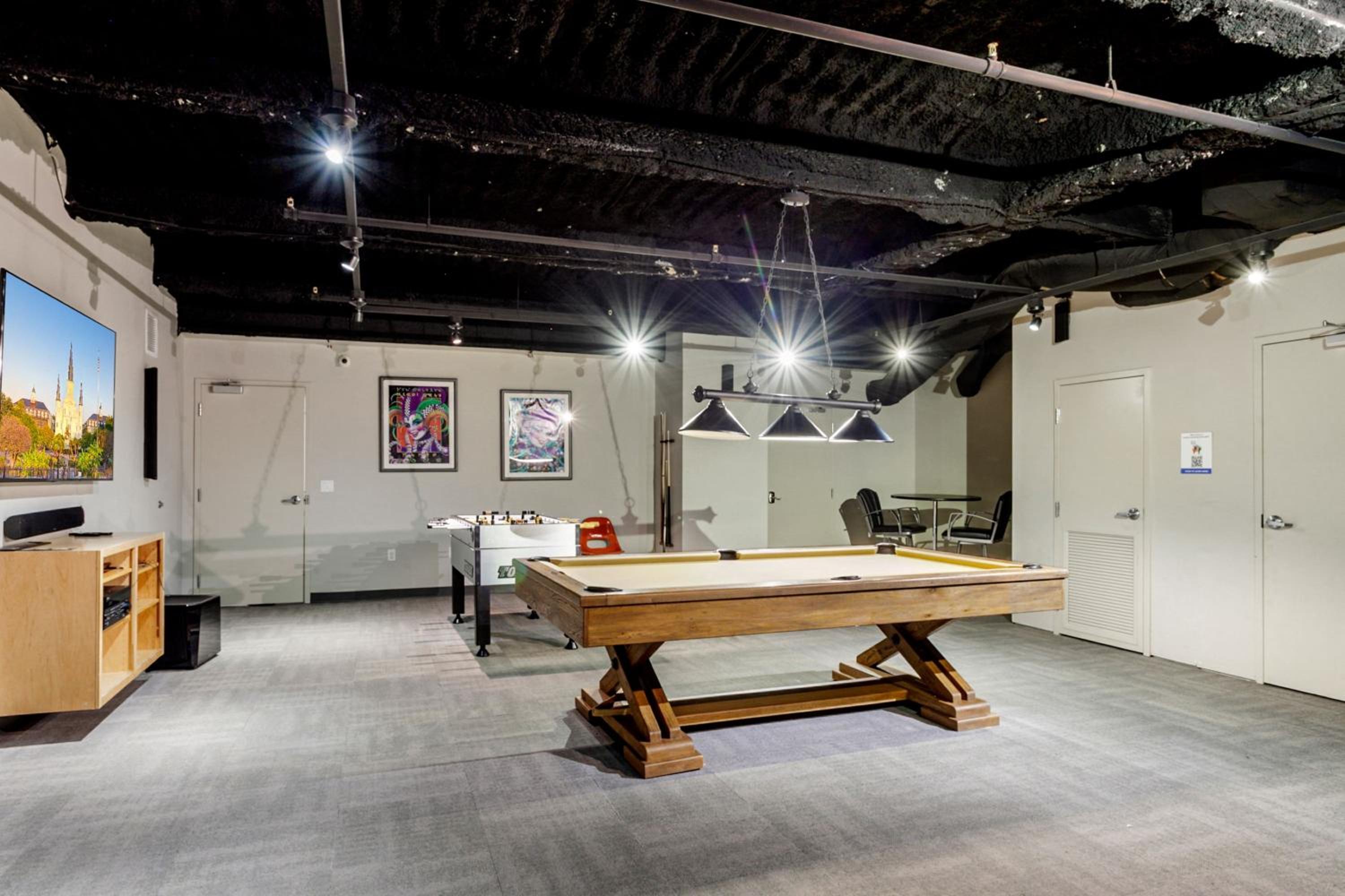 Modern Condo Walking Distance to Must-See Attractions of NOLA view 3