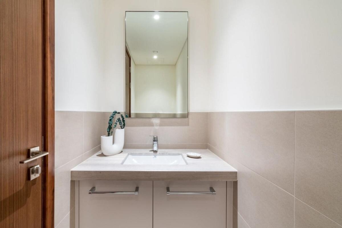 Silkhaus modish 1BDR in Downtown heart BLVD Heights