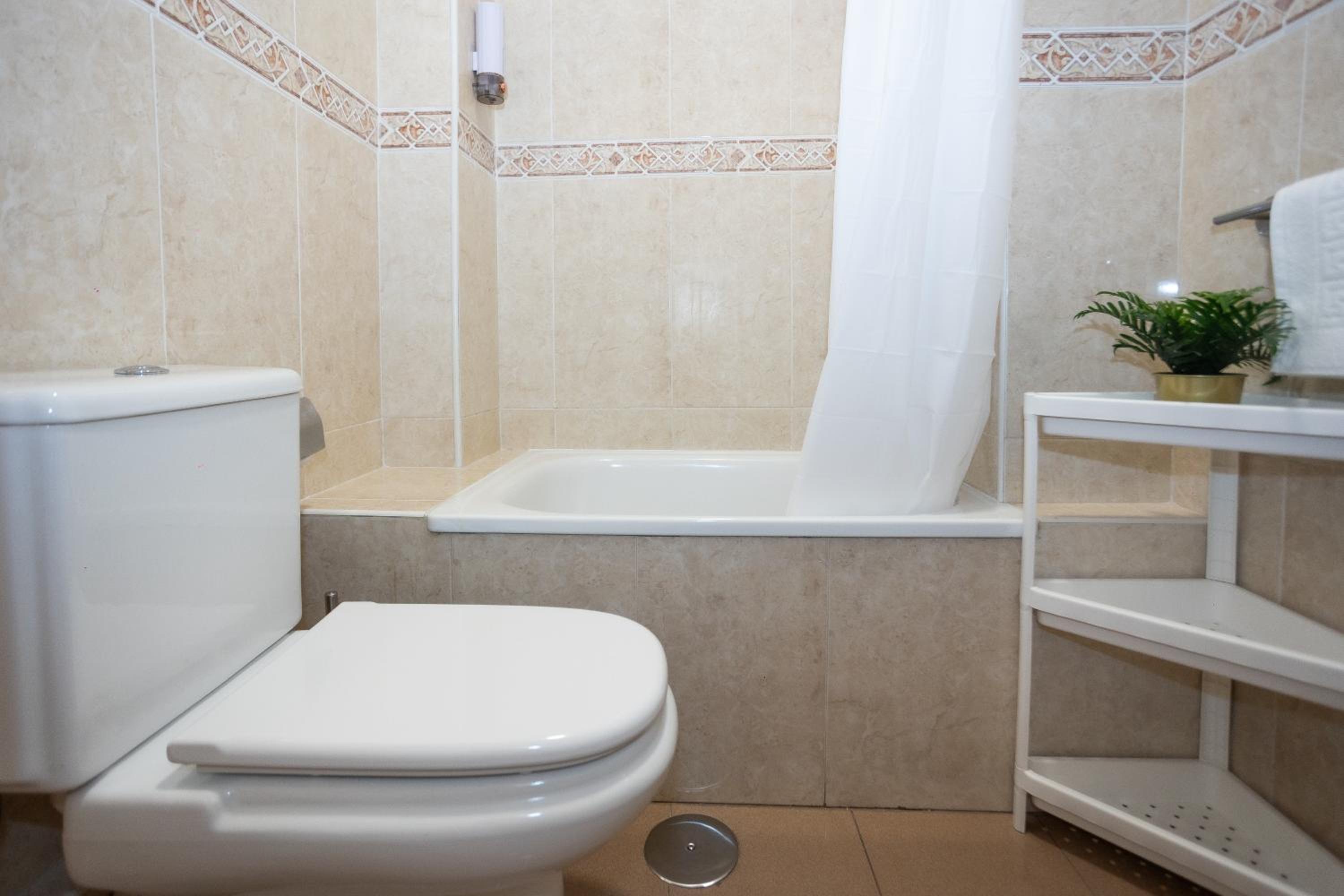 Naim Guest House Nerja