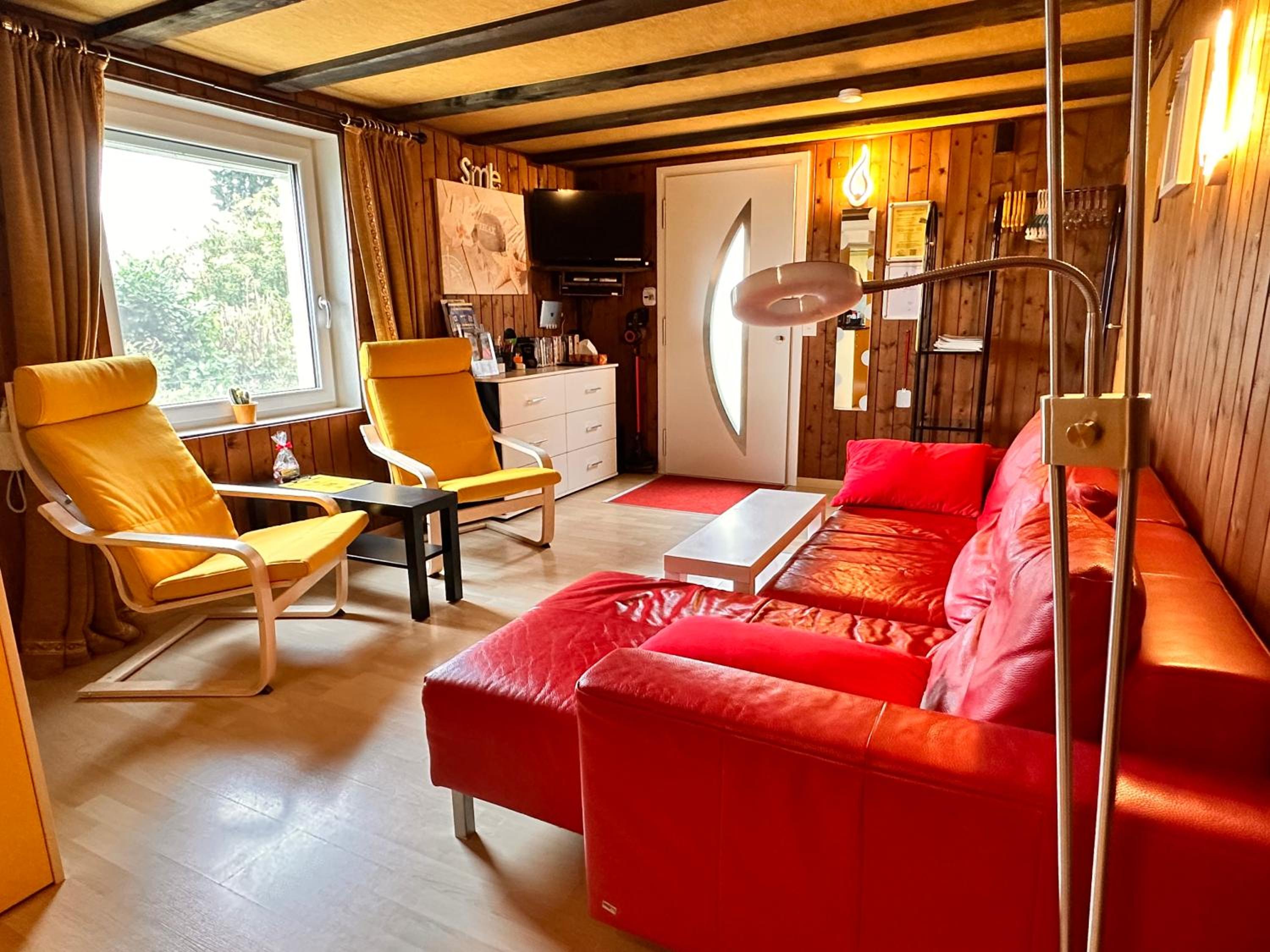 Bijouswiss " Yellow House" view 3
