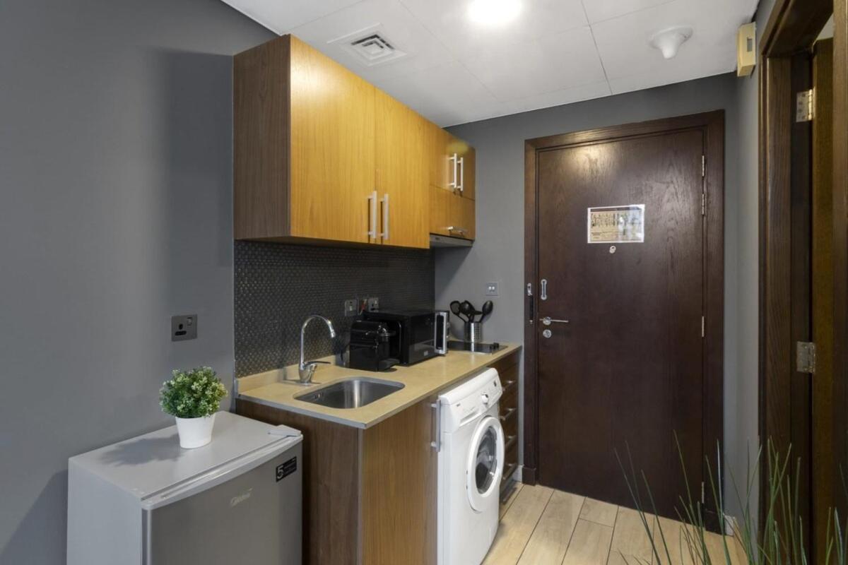 Silkhaus Dubai Financial Center studio in Burj Daman