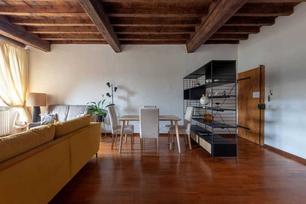 Ciompi Lovely Apartment in Florence