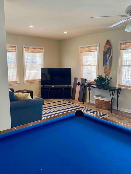 Salty Root-Southern Shores Beauty-Free Pool Heat April & May view 3