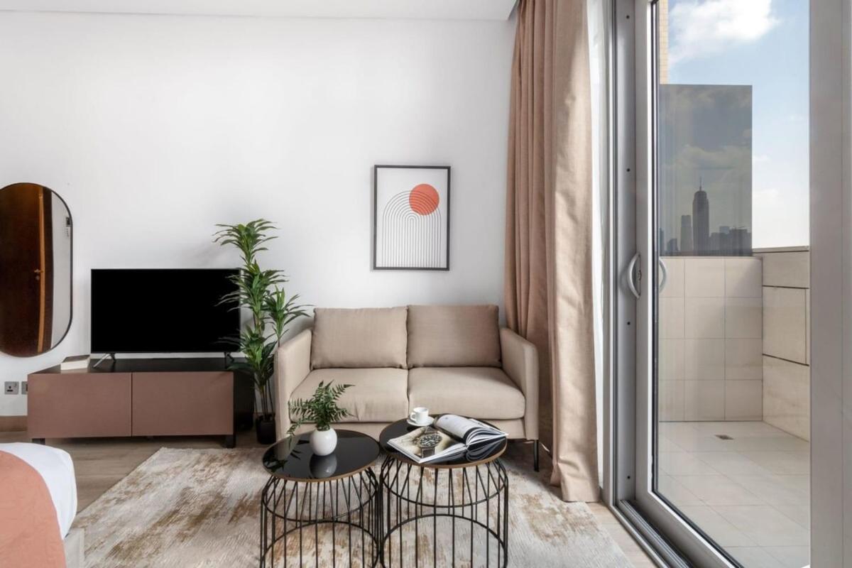 Silkhaus modern studio with Burj Khalifa view in DIFC