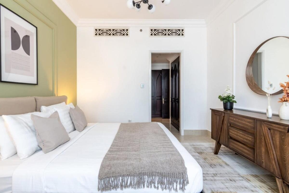 Silkhaus stunning 1BDR with access to Souq Al Bahar in Downtown