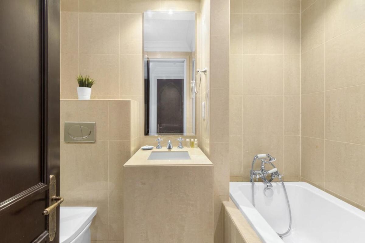 Silkhaus stunning 1BDR with access to Souq Al Bahar in Downtown