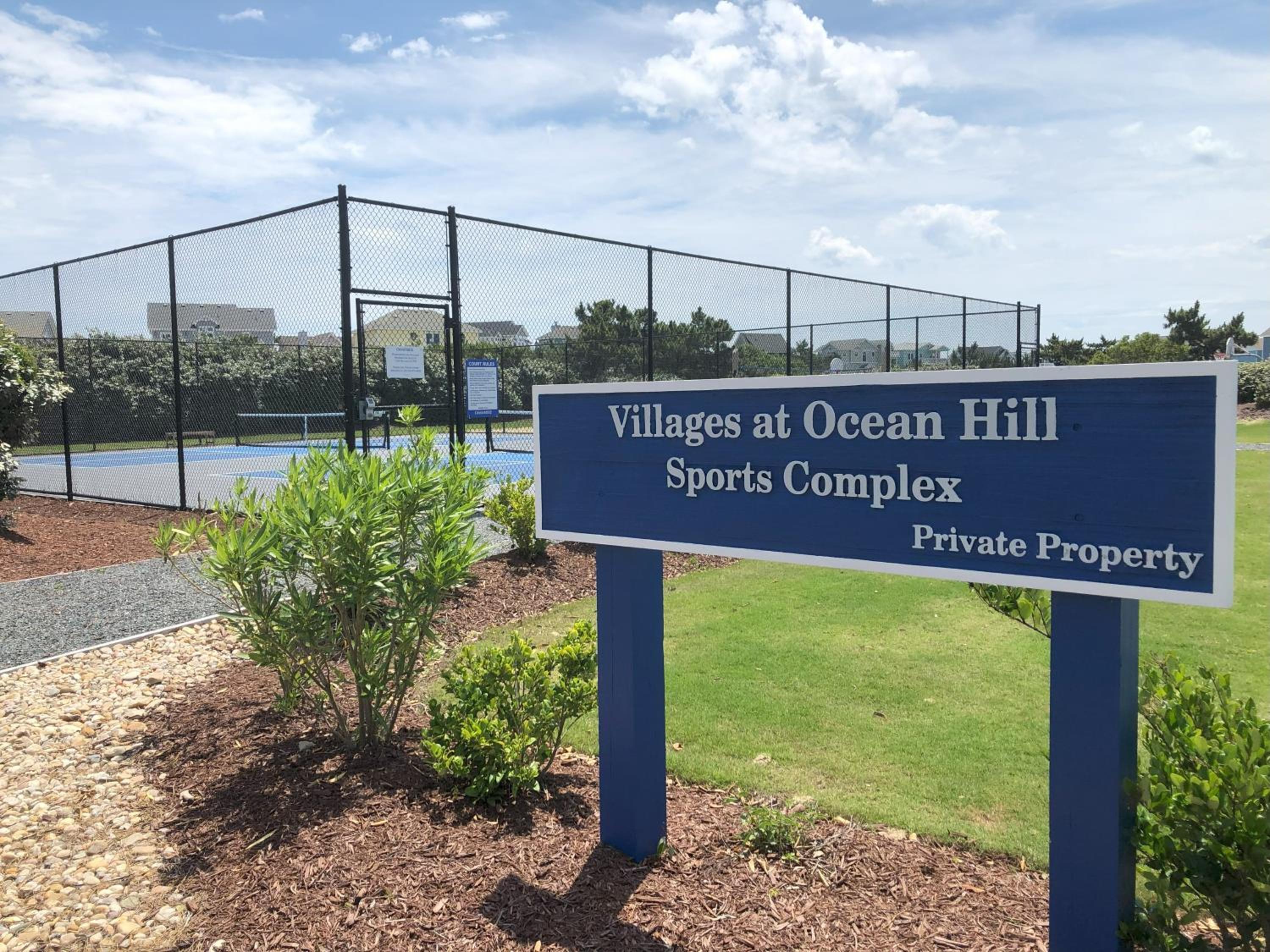 Puppy Love - Corolla, Villages at Ocean Hill, Pool, Hot Tub, Nearby Amenities, Lighthouse, Pets OK