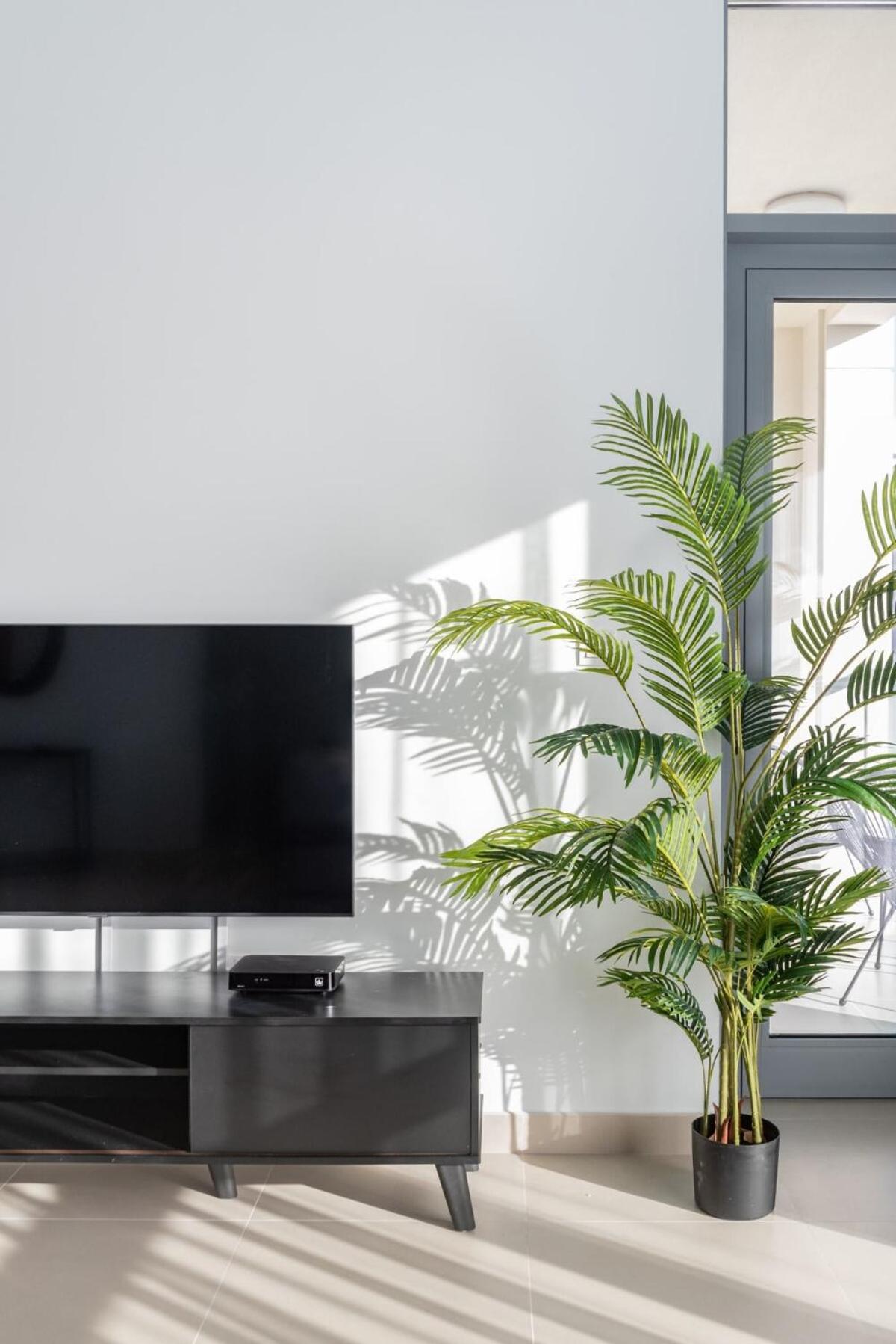 Silkhaus spacious central Downtown 1BDR in new tower