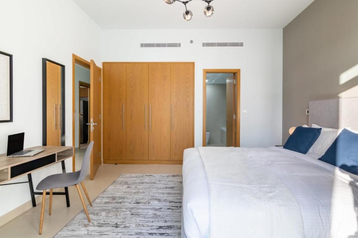 Silkhaus spacious central Downtown 1BDR in new tower