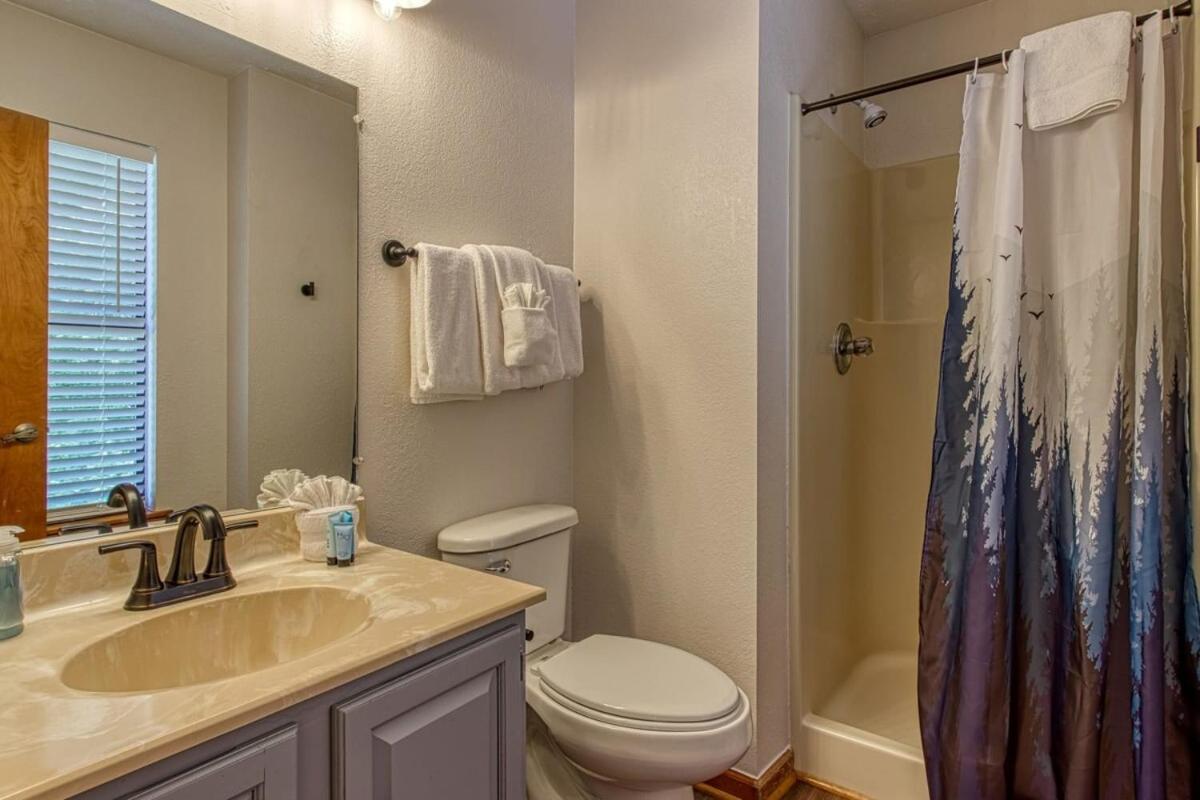 Pinecrest Townhomes-Two Units-Dollywood-Renovated