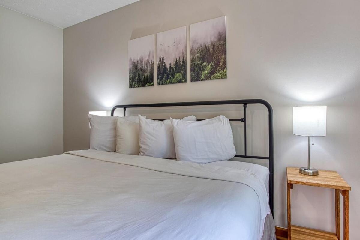 Pinecrest Townhomes-Two Units-Dollywood-Renovated