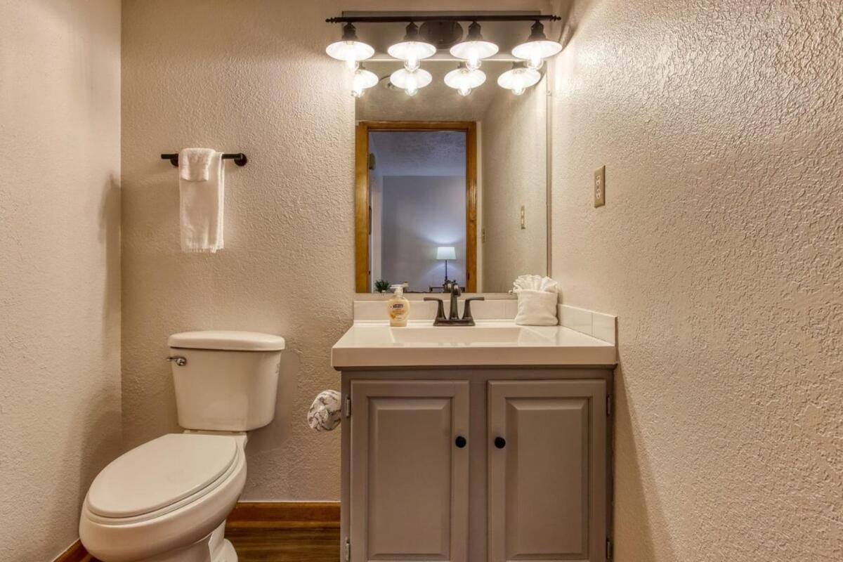 Pinecrest Townhomes-Two Units-Dollywood-Renovated