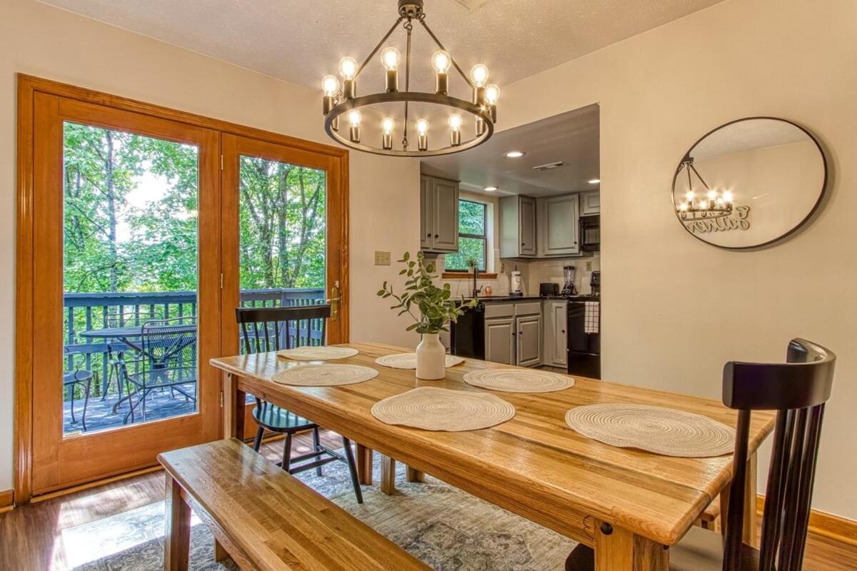 Pinecrest Townhomes-Two Units-Dollywood-Renovated