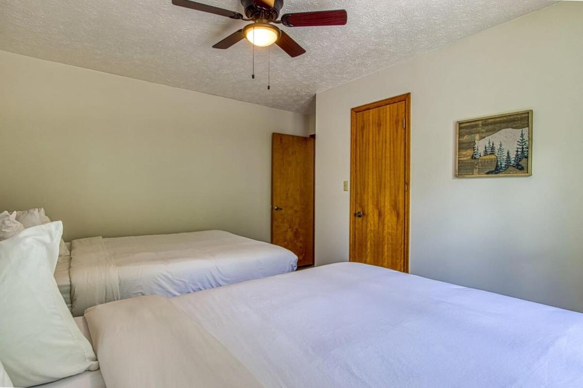 Pinecrest Townhomes-Two Units-Dollywood-Renovated