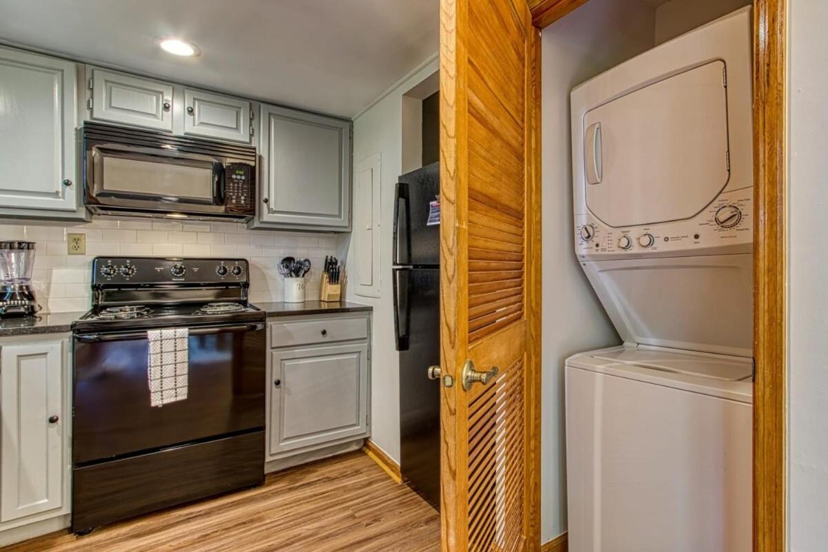 Pinecrest Townhomes-Two Units-Dollywood-Renovated
