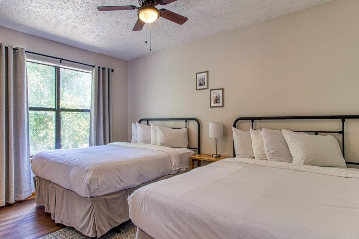 Pinecrest Townhomes-Two Units-Dollywood-Renovated