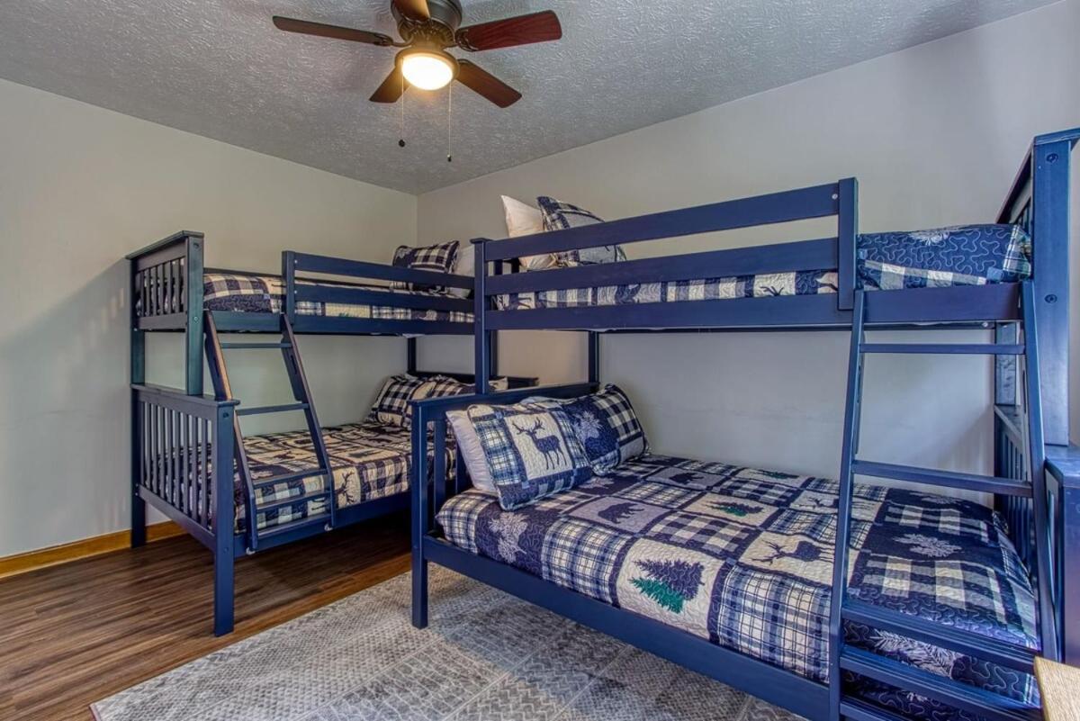 Pinecrest Townhomes-Two Units-Dollywood-Renovated