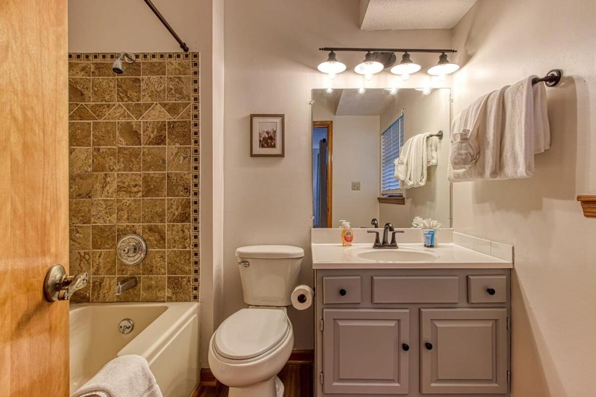 Pinecrest Townhomes-Two Units-Dollywood-Renovated