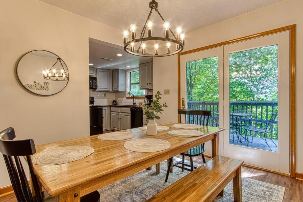 Pinecrest Townhomes-Two Units-Dollywood-Renovated