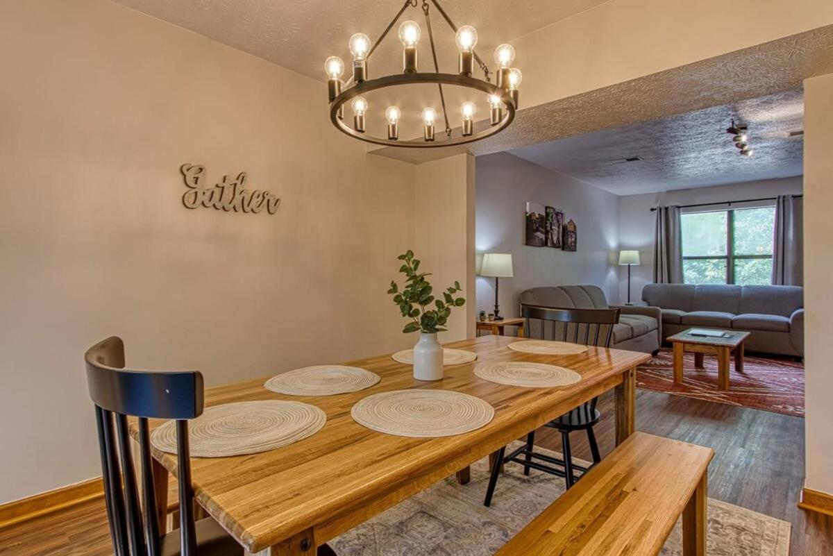 Pinecrest Townhomes-Two Units-Dollywood-Renovated