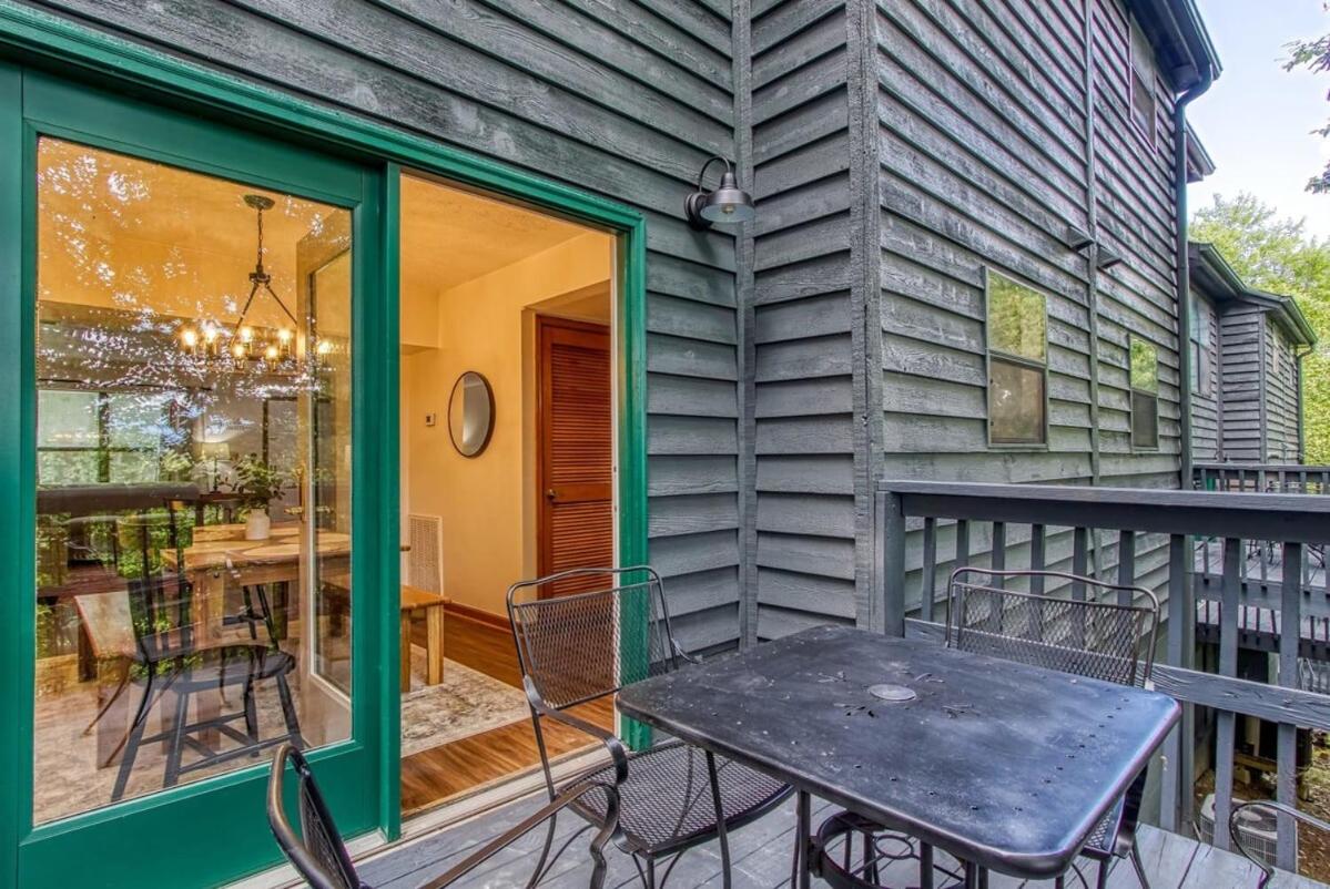 Pinecrest Townhomes-Two Units-Dollywood-Renovated