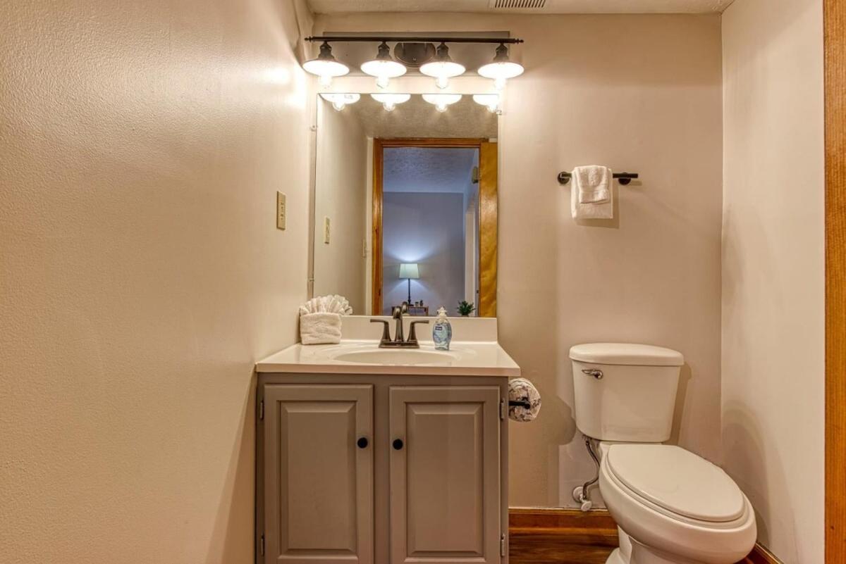 Pinecrest Townhomes-Two Units-Dollywood-Renovated