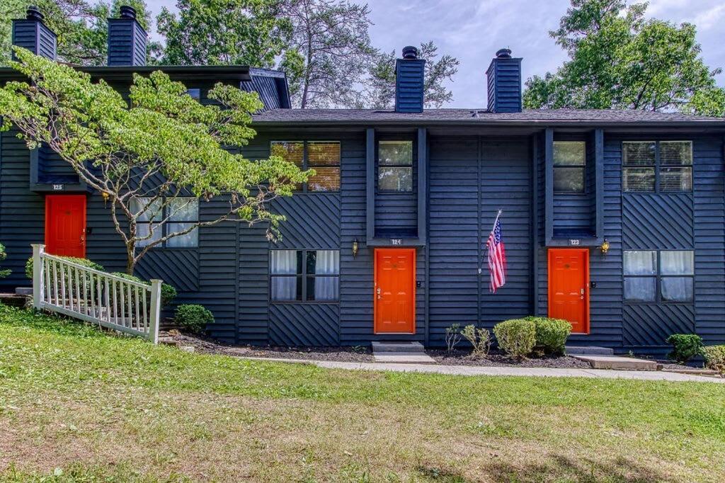 Pinecrest Townhomes-Two Units-Dollywood-Renovated