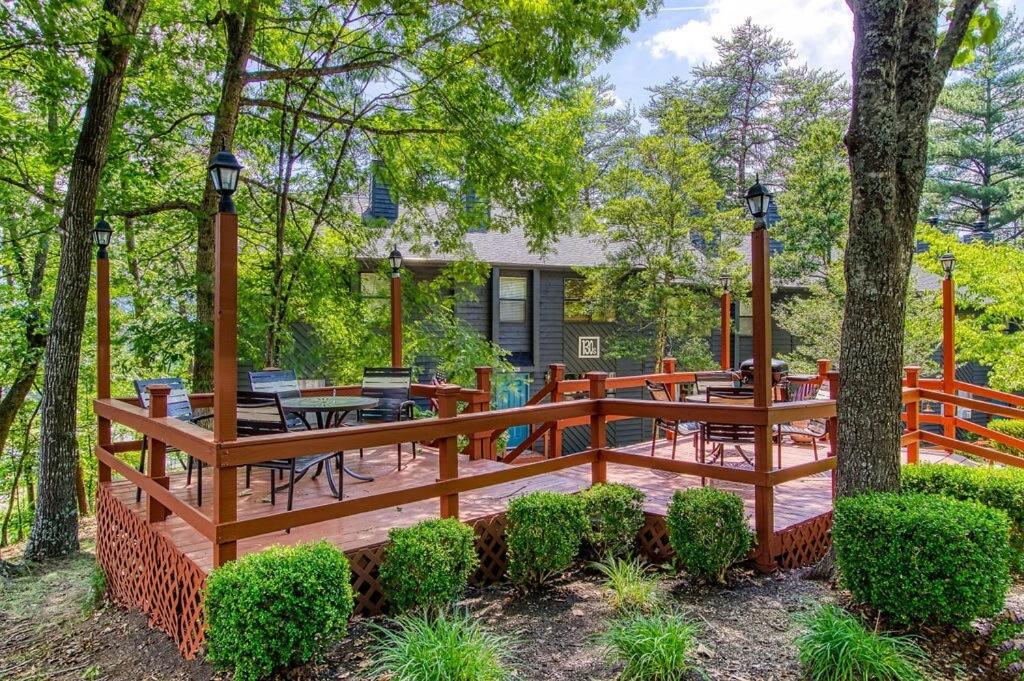 Pinecrest Townhomes-Two Units-Dollywood-Renovated