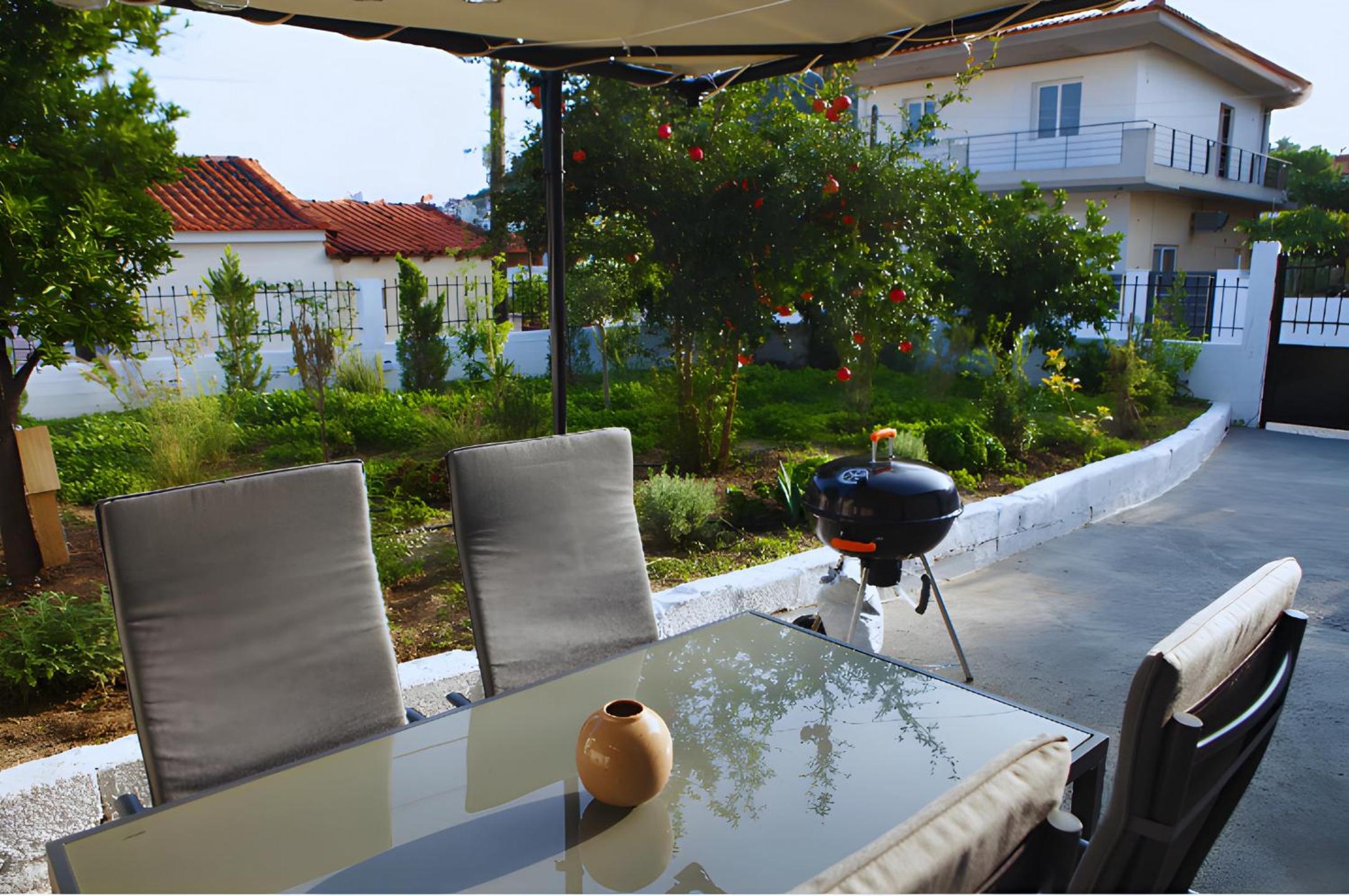 Asini Vacations - Nafplio Cottage-Grandma's Yard - Property Image 6