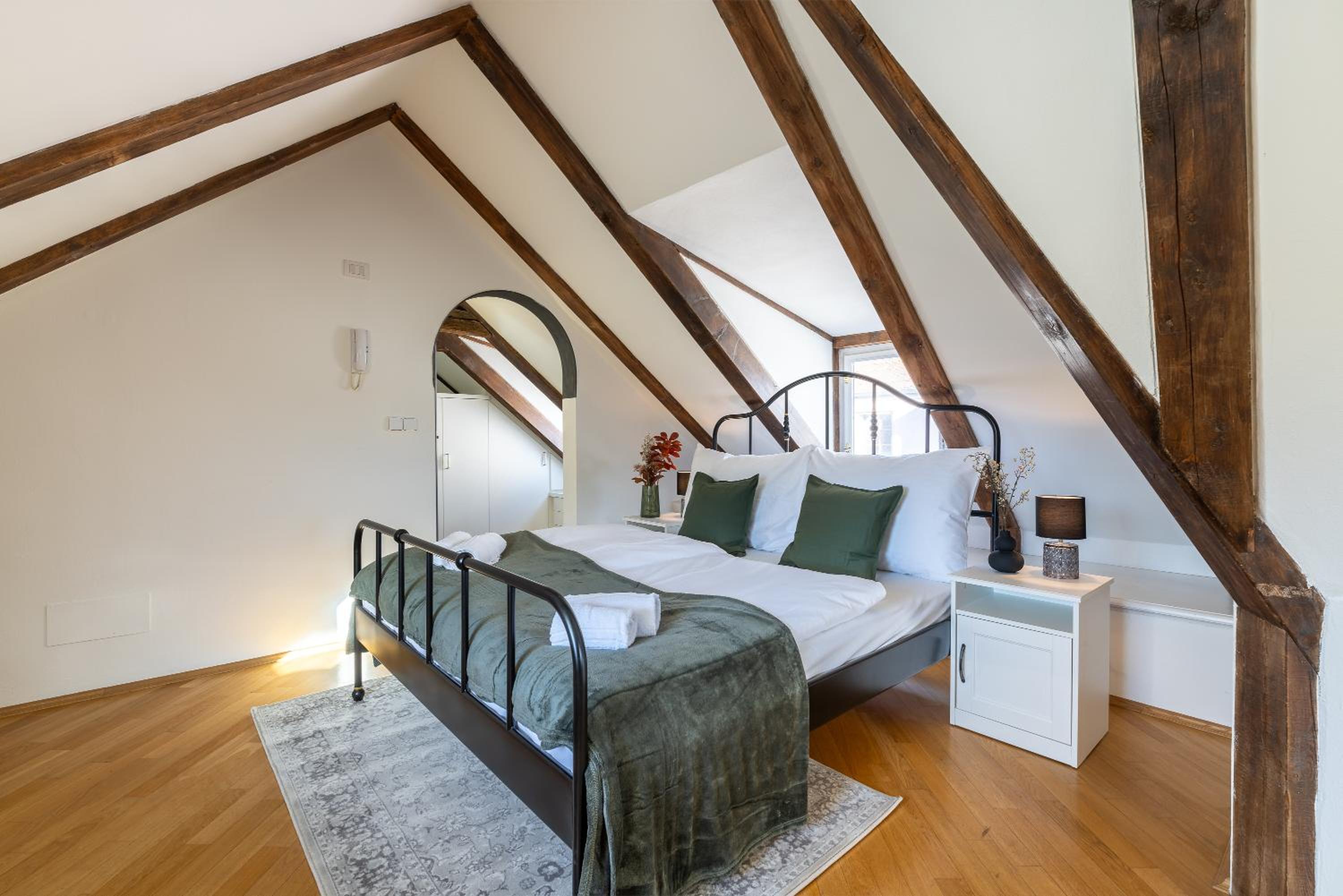 Luxury Retreat Apartments near Charles Bridge by EasyBNB Premium