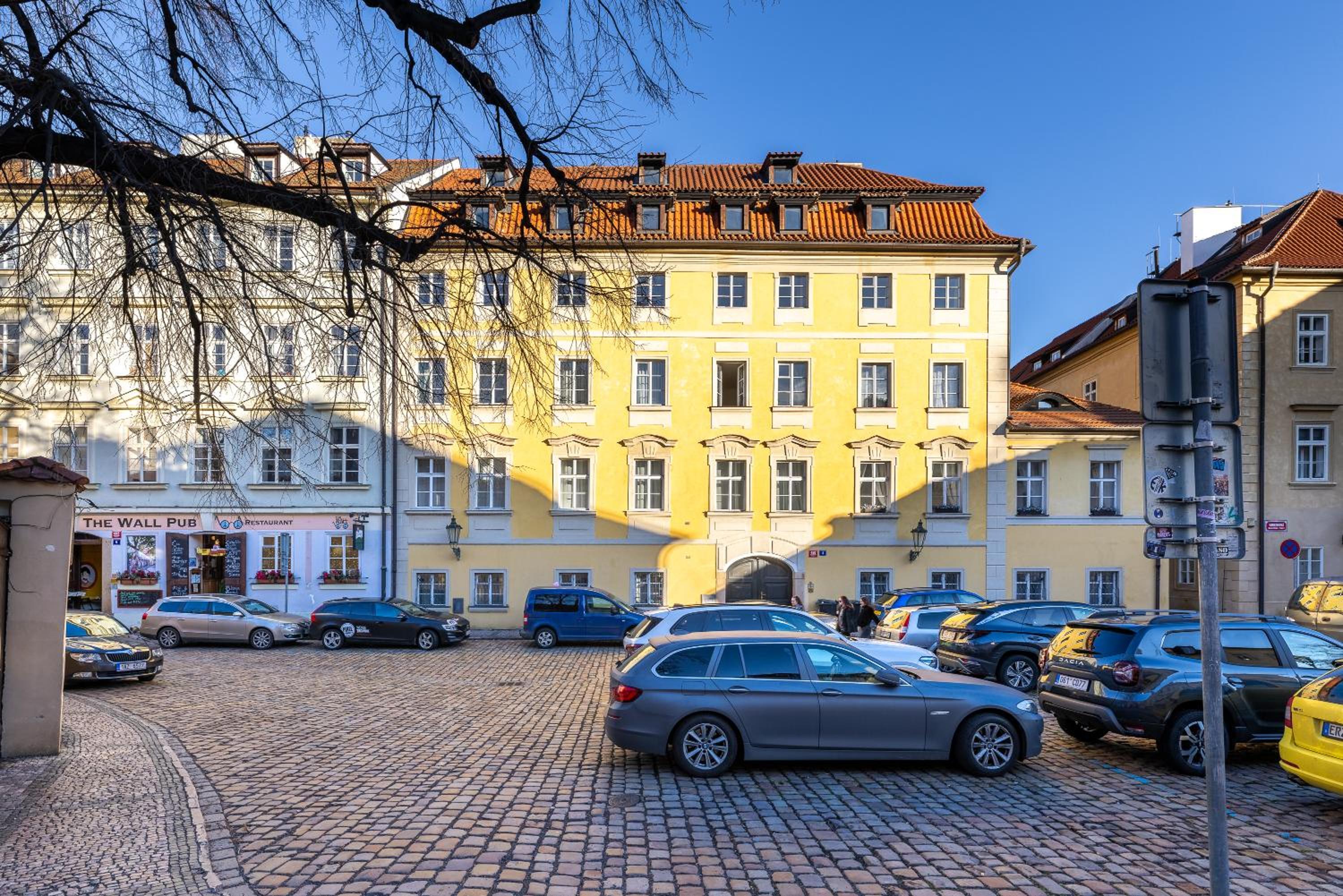 Luxury Retreat Apartments near Charles Bridge by EasyBNB Premium