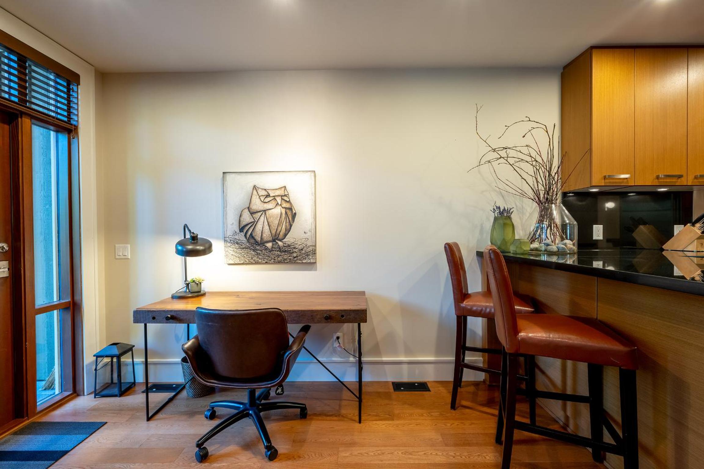 West Coast style 4-bedroom, 3-bathroom, mountain view townhome