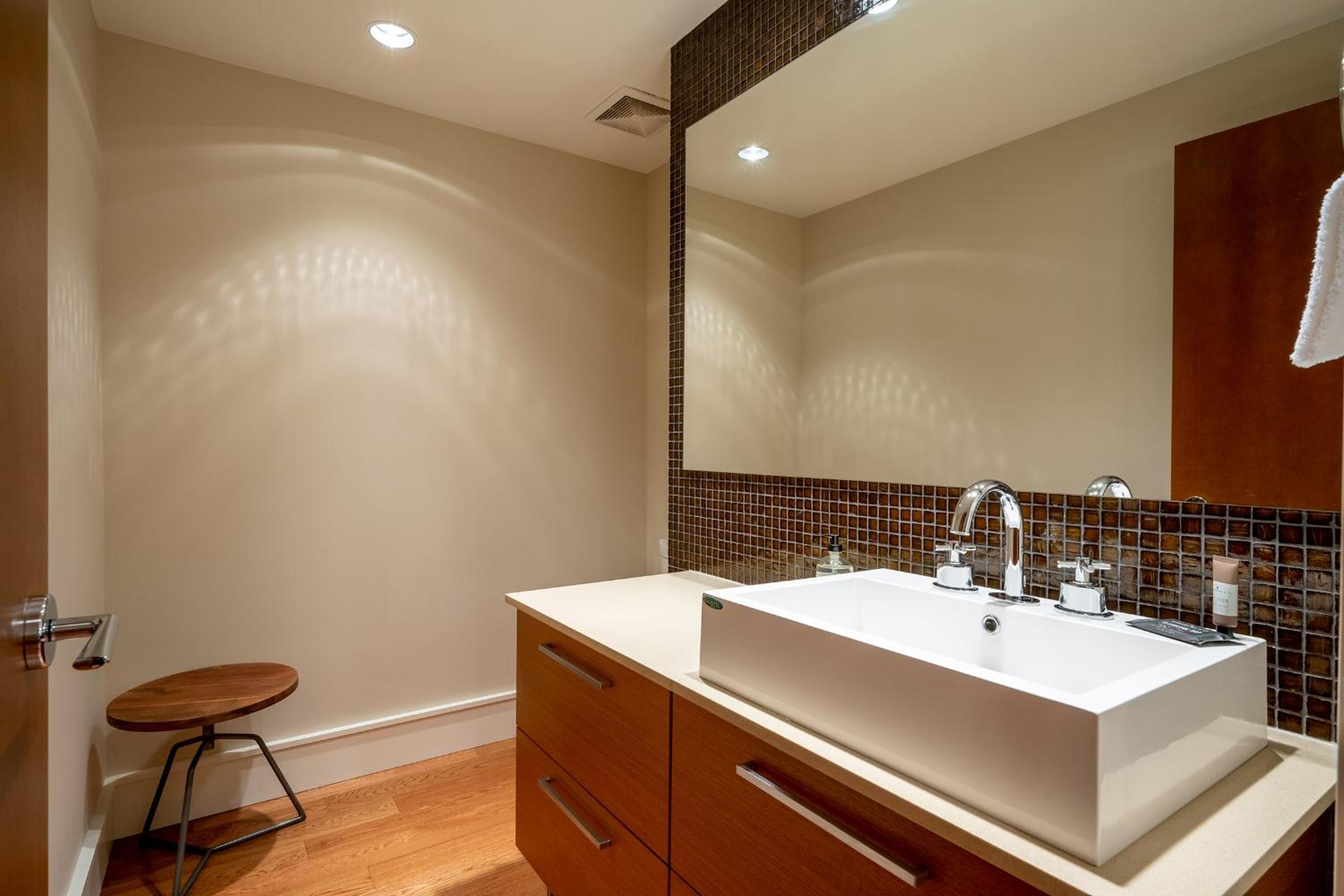 West Coast style 4-bedroom, 3-bathroom, mountain view townhome