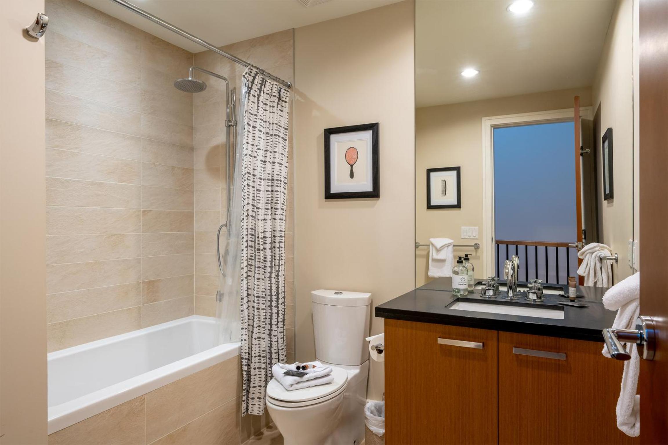 West Coast style 4-bedroom, 3-bathroom, mountain view townhome