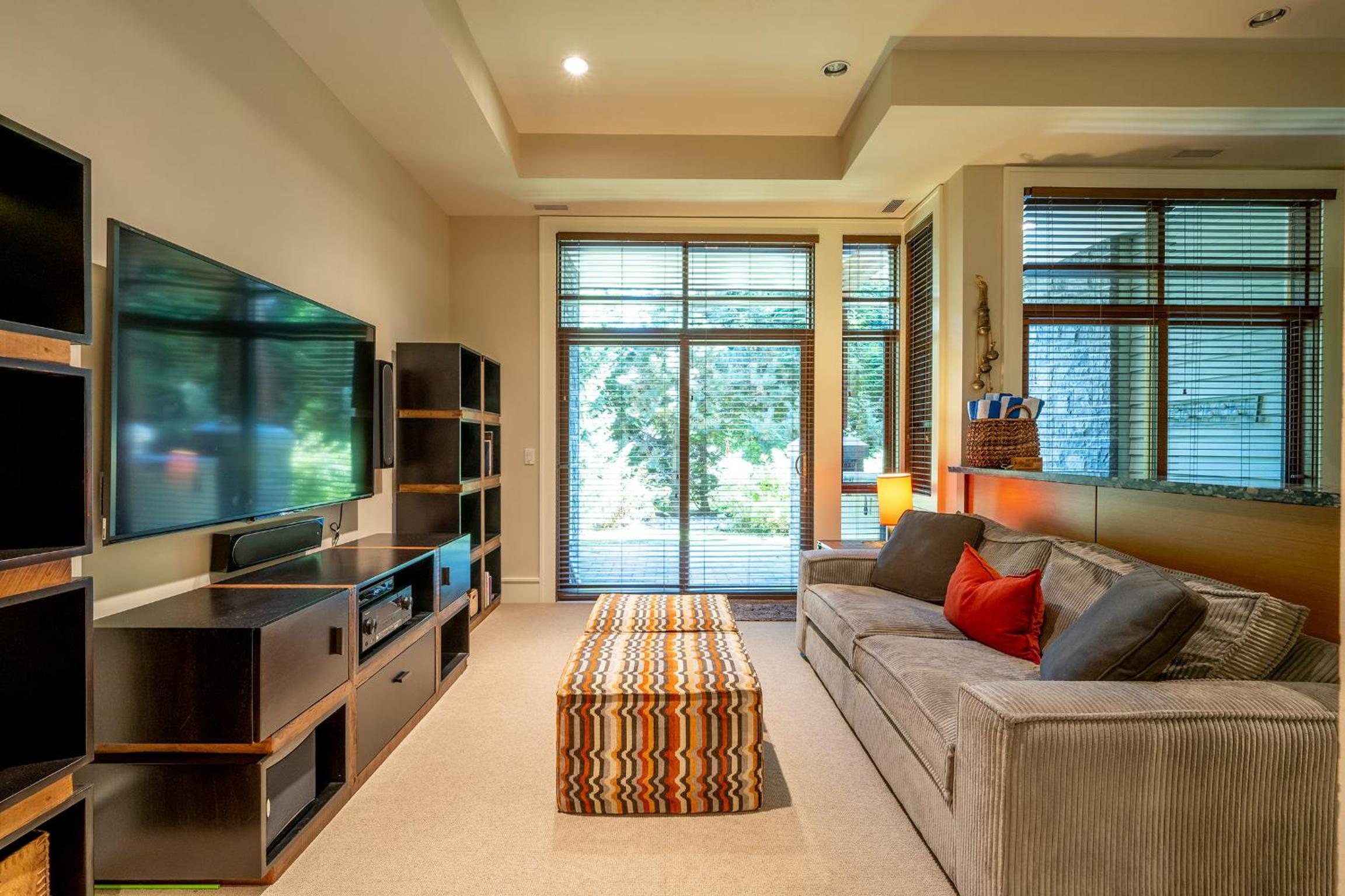 West Coast style 4-bedroom, 3-bathroom, mountain view townhome