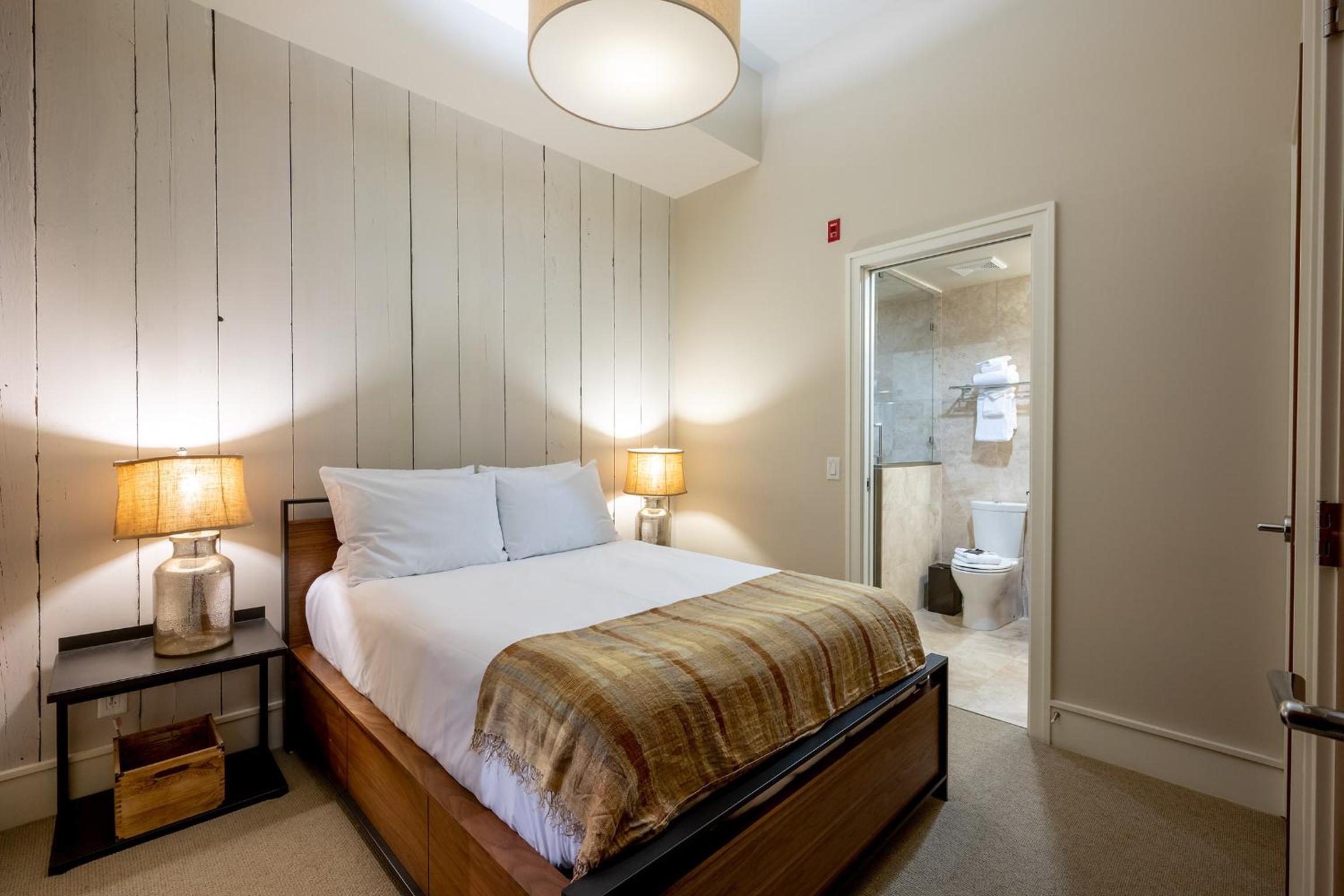 West Coast style 4-bedroom, 3-bathroom, mountain view townhome
