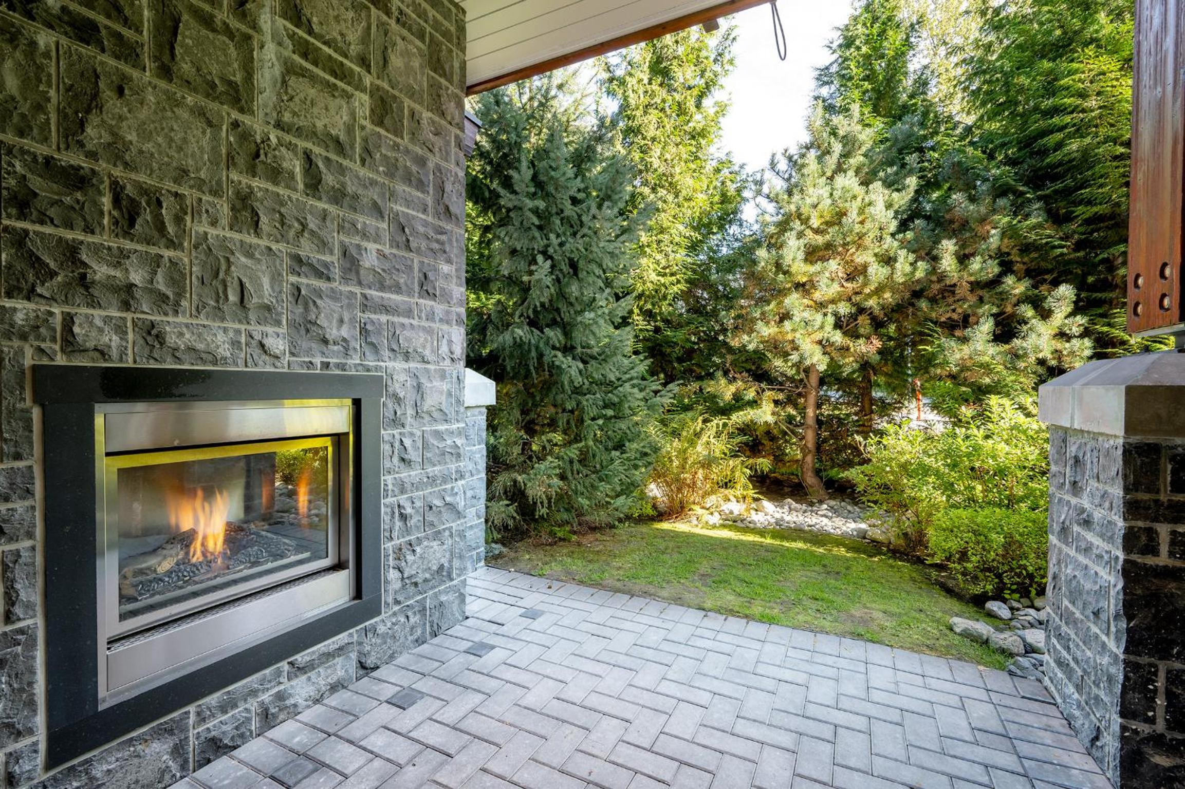 West Coast style 4-bedroom, 3-bathroom, mountain view townhome