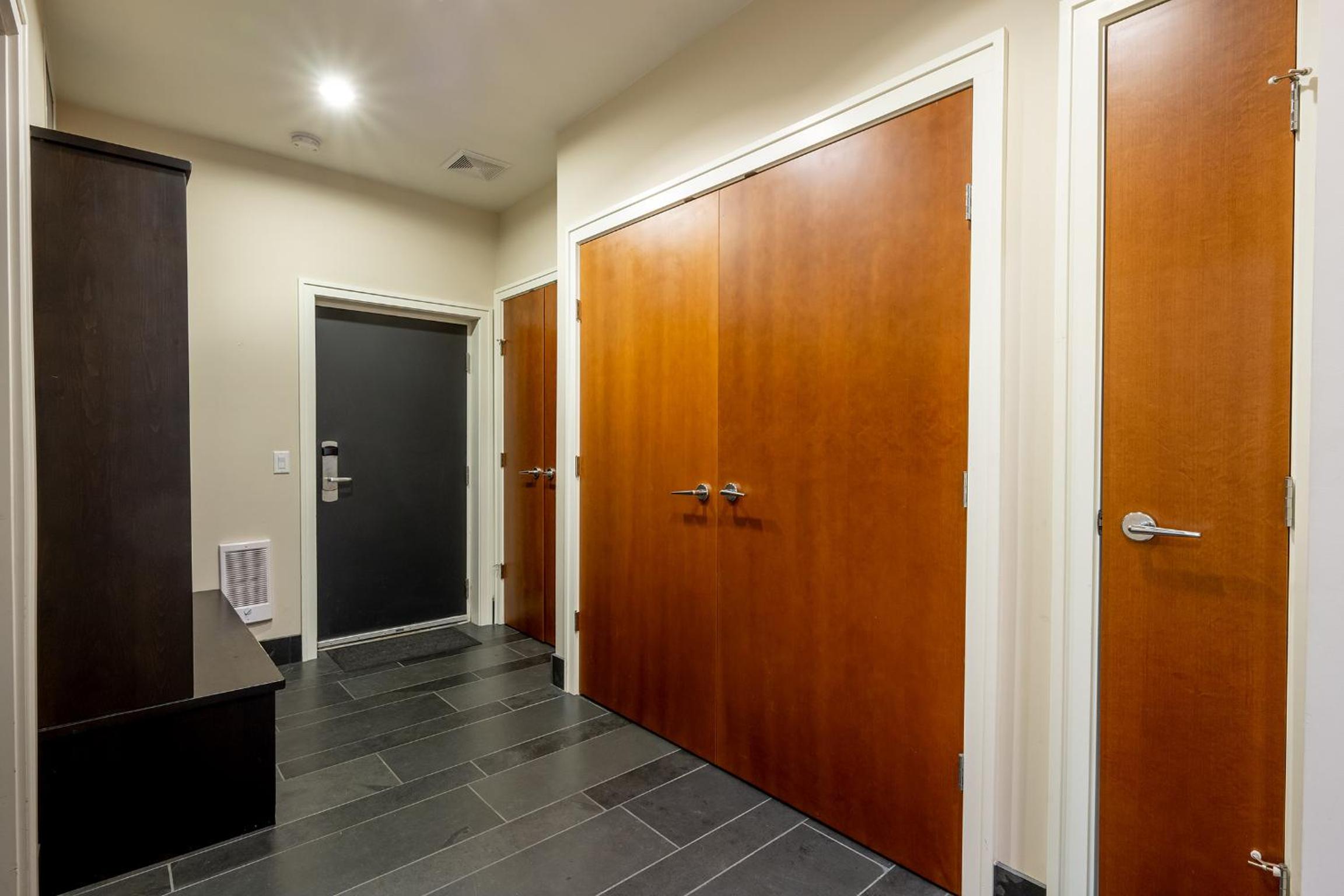 West Coast style 4-bedroom, 3-bathroom, mountain view townhome