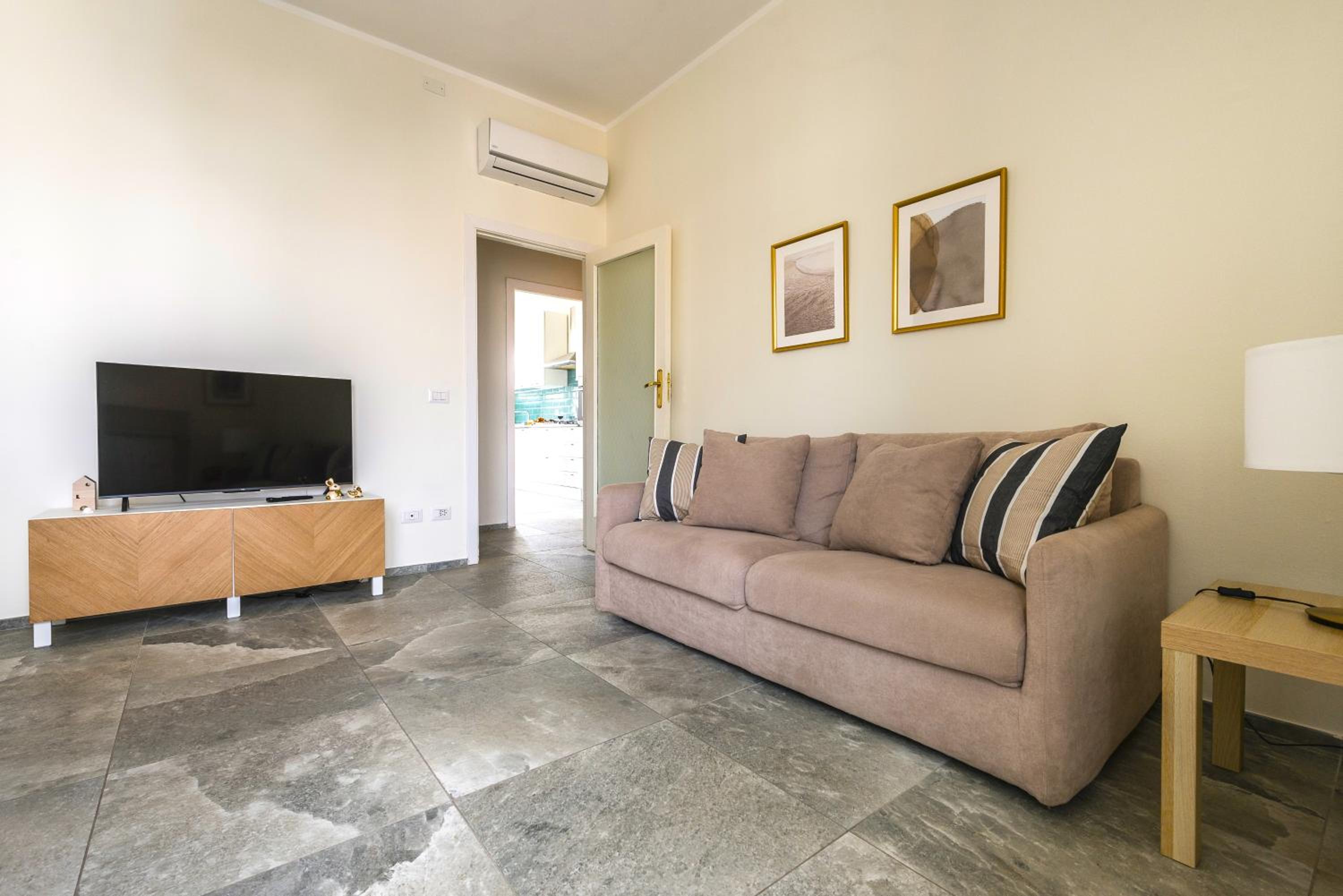 Hostly-Keith Haring Vista House photo 4